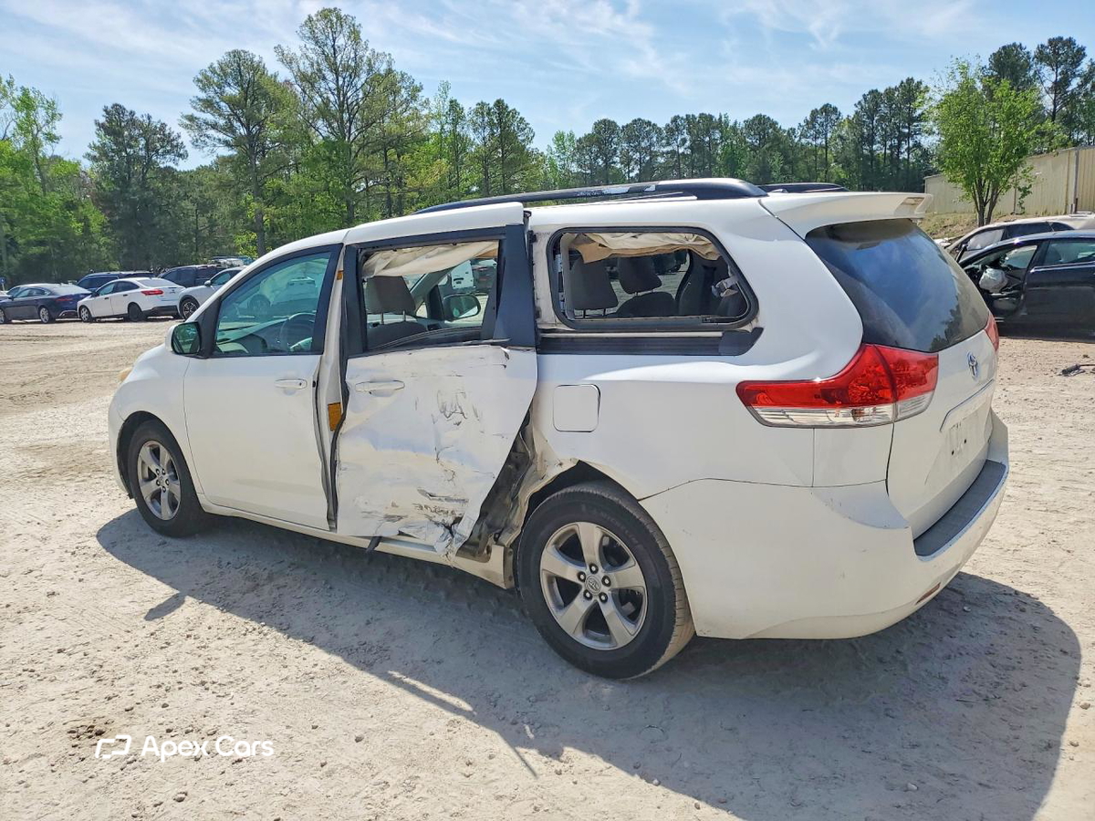 Toyota Sienna 2011