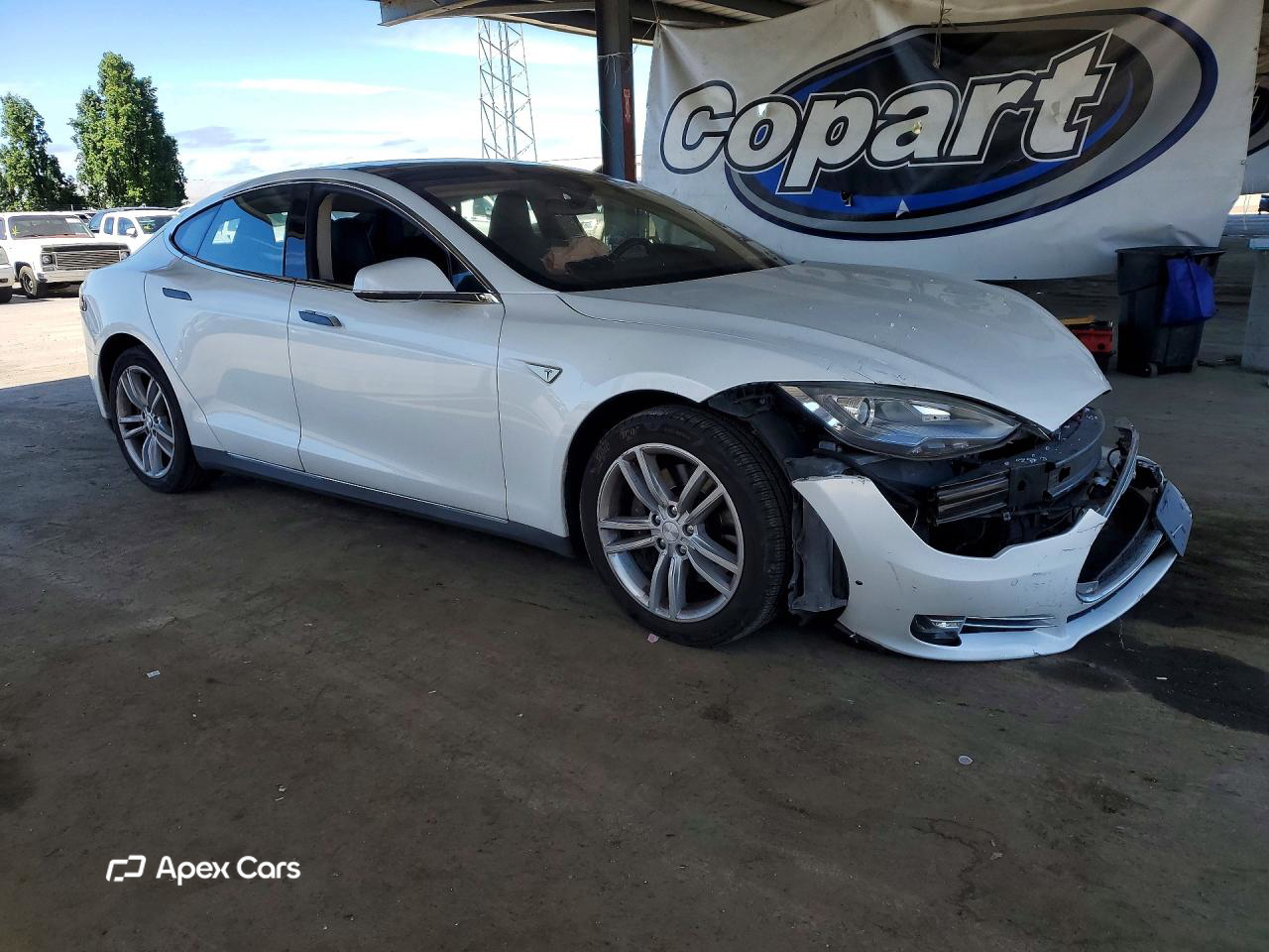 Tesla Model S 2015