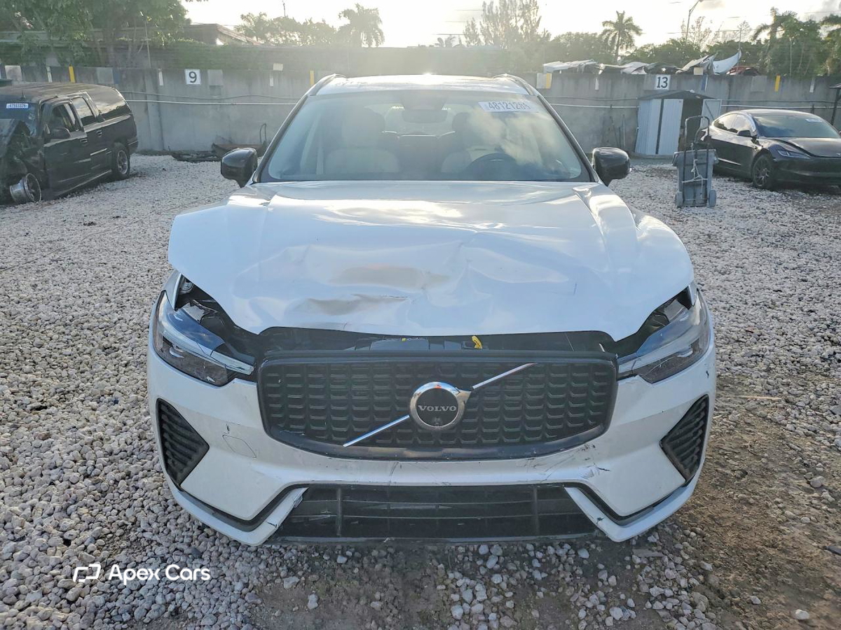 Volvo XC60 2025