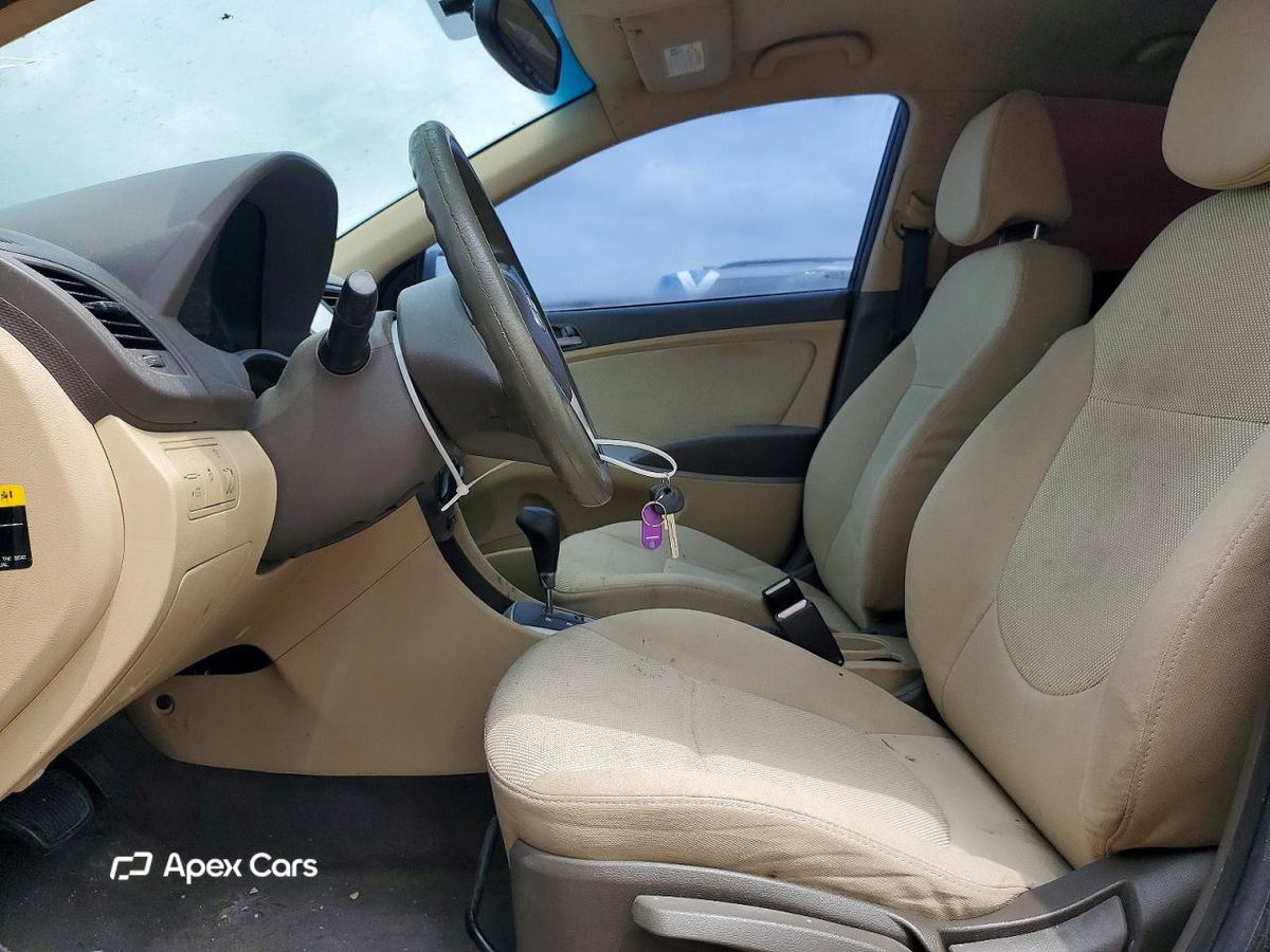 Hyundai Accent 2012