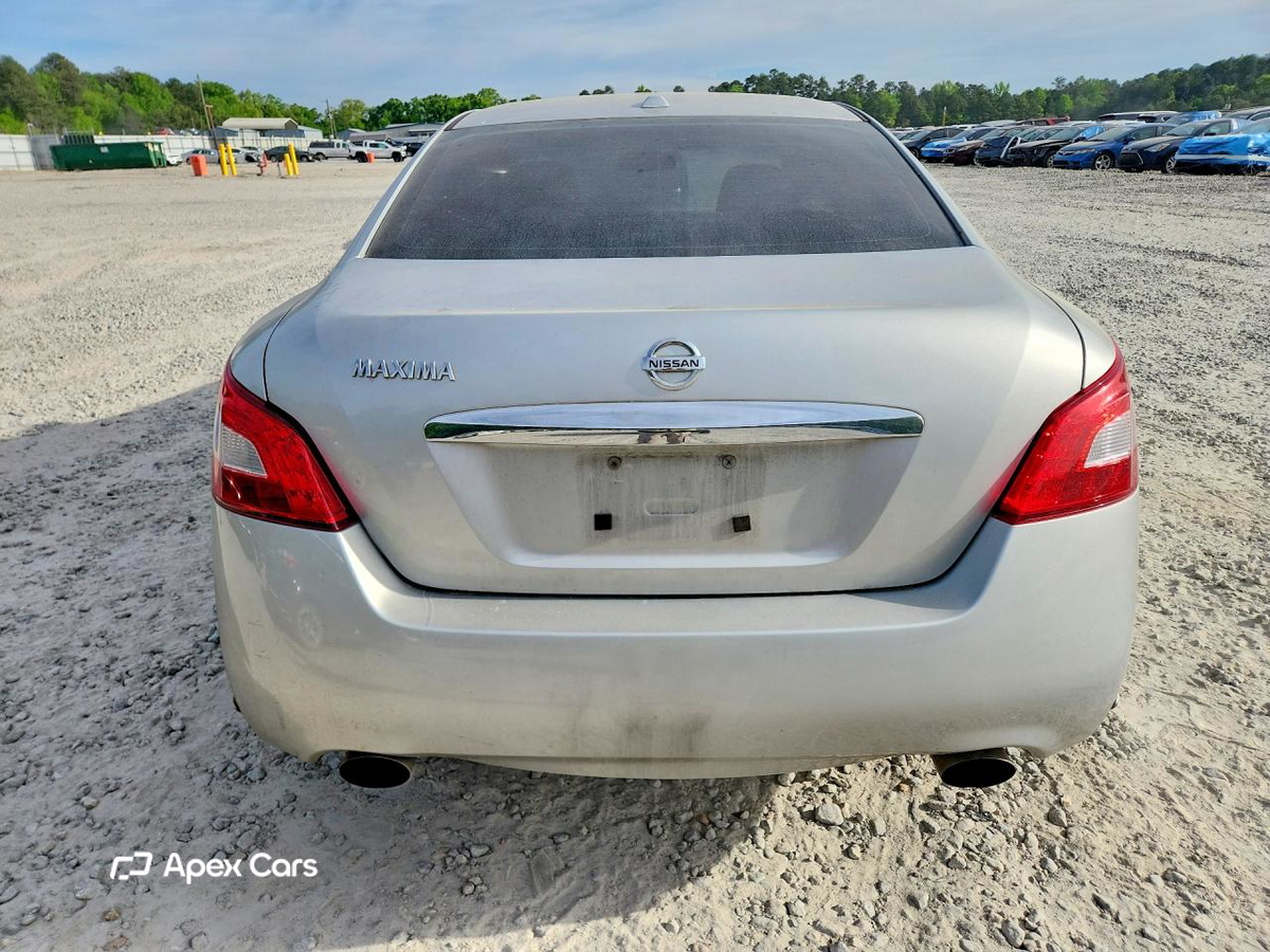 Nissan Maxima 2010
