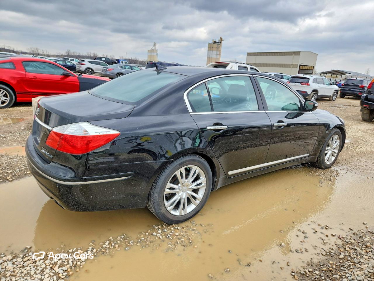 Hyundai Genesis 2011