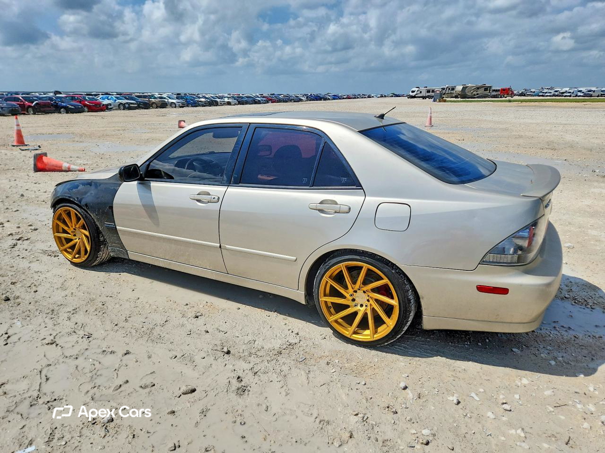 Lexus IS 2004