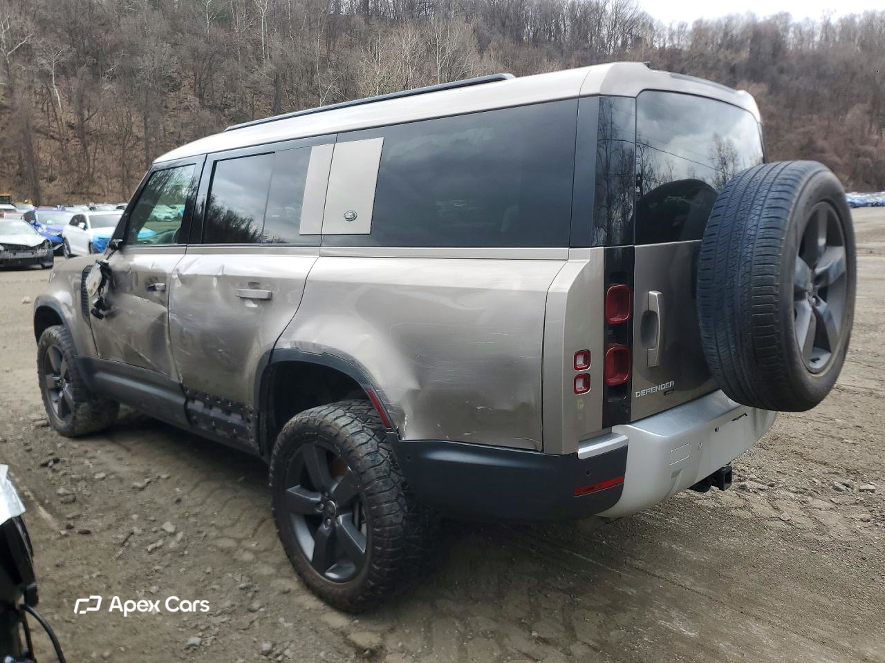 Land Rover Defender 2023