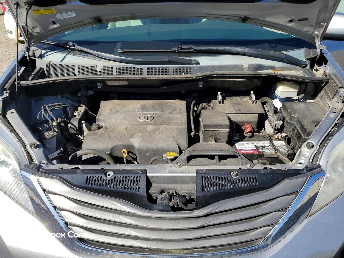 Toyota Sienna 2013