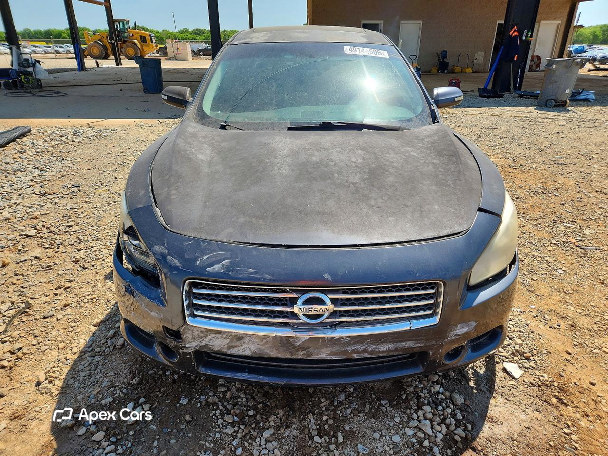 Nissan Maxima 2010