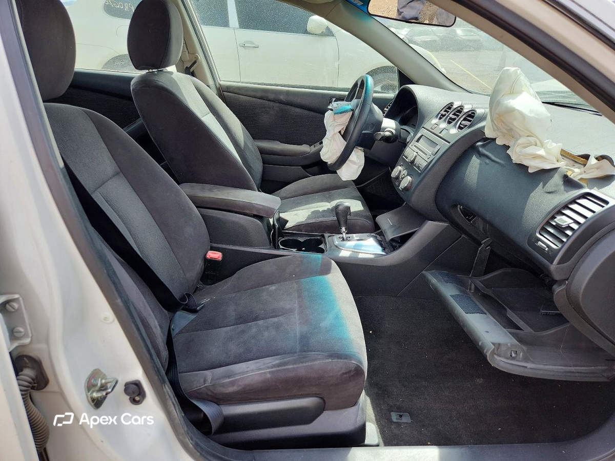 Nissan Altima 2012