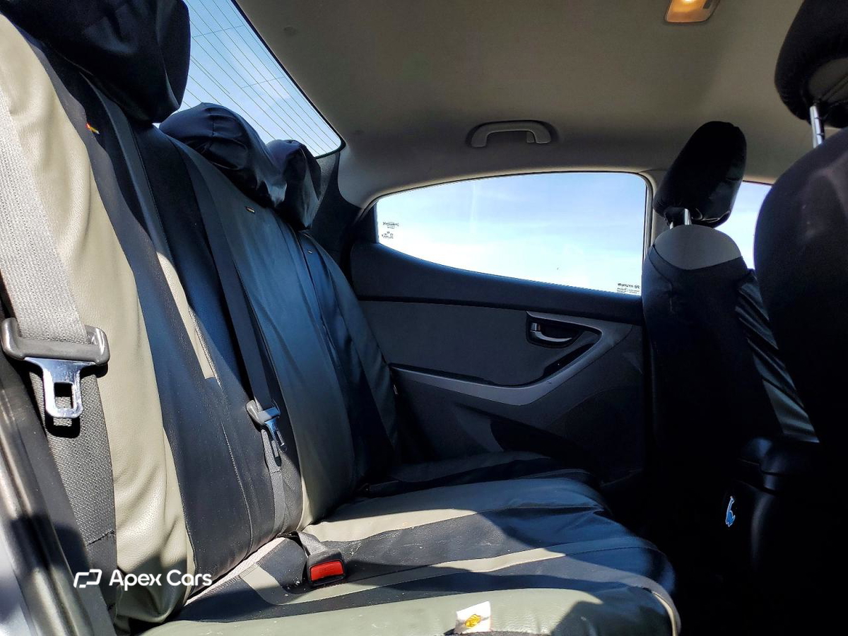 Hyundai Elantra 2016