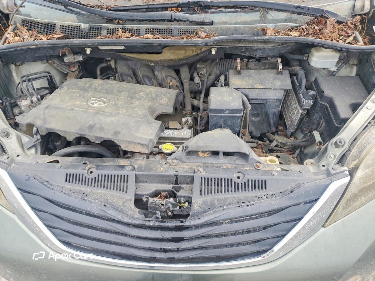 Toyota Sienna 2011