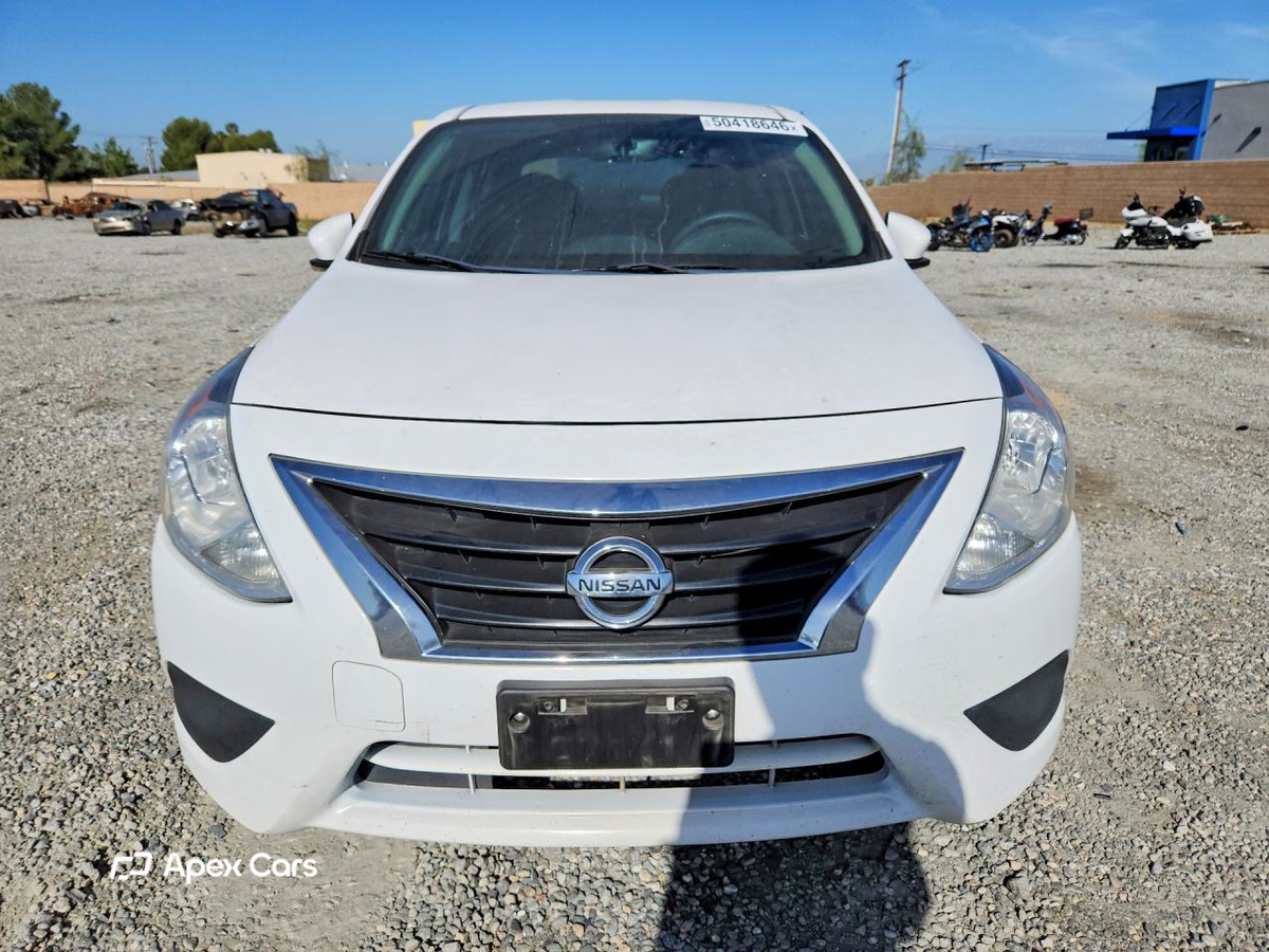 Nissan Versa 2018