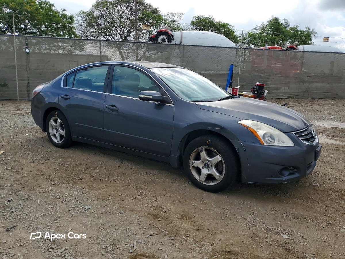 Nissan Altima 2010