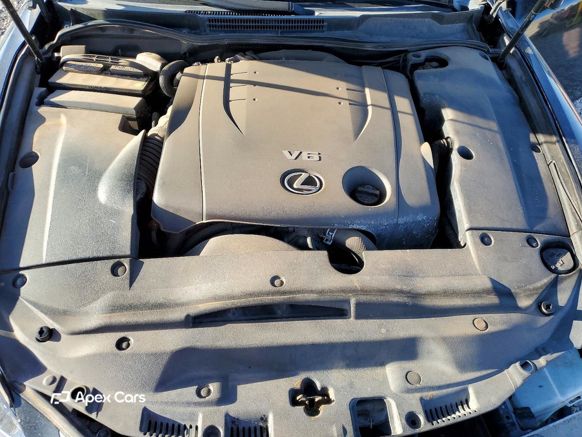 Lexus IS 2010