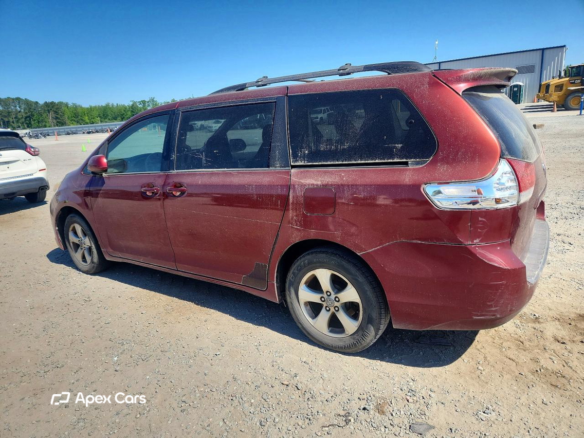 Toyota Sienna 2011