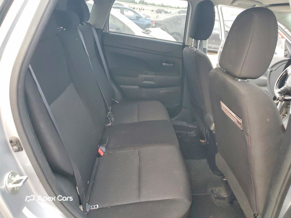 Mitsubishi Outlander 2011