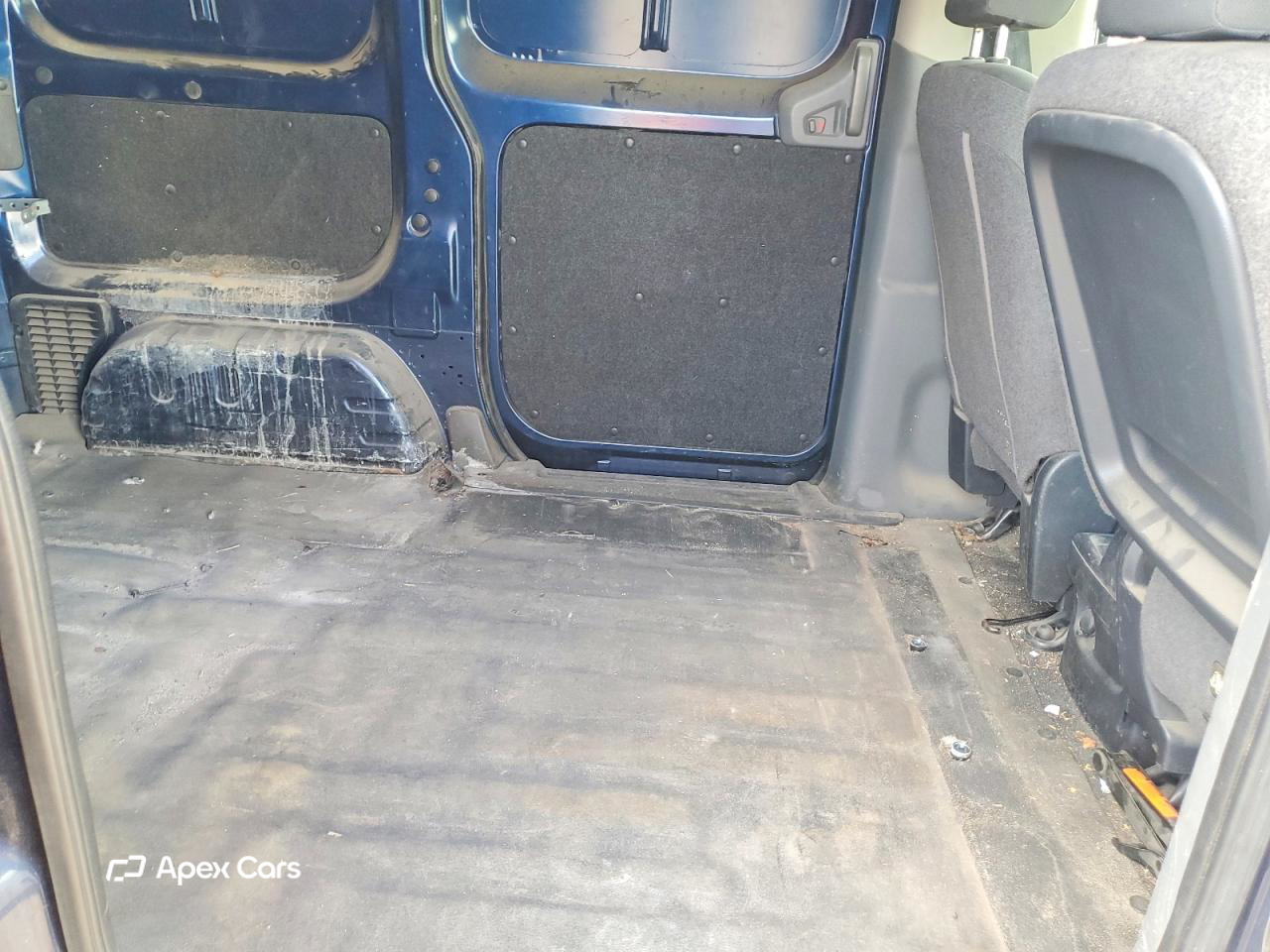 Nissan NV 2013