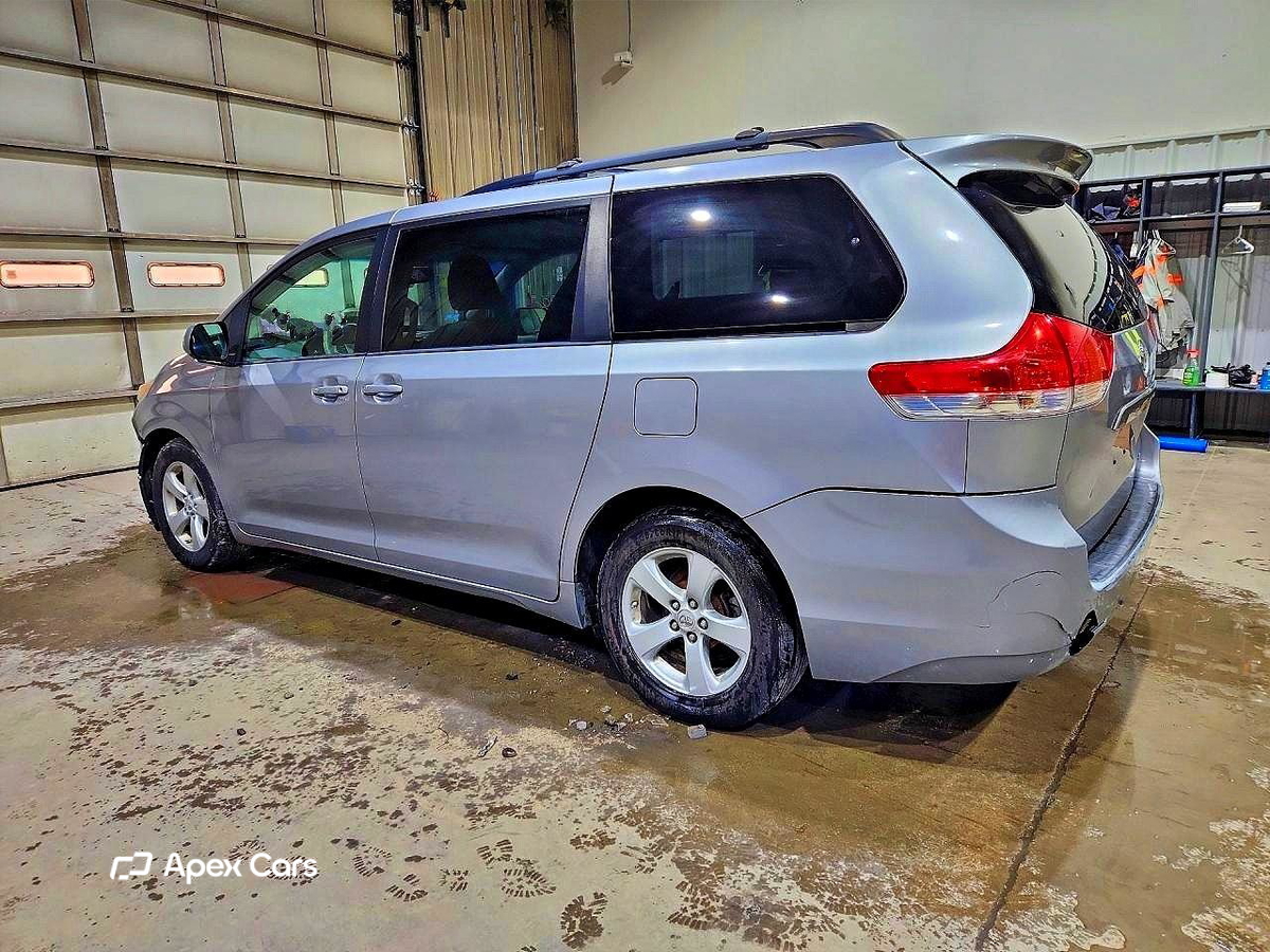 Toyota Sienna 2012