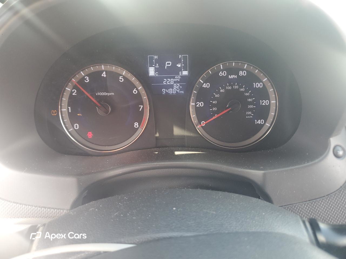 Hyundai Accent 2015