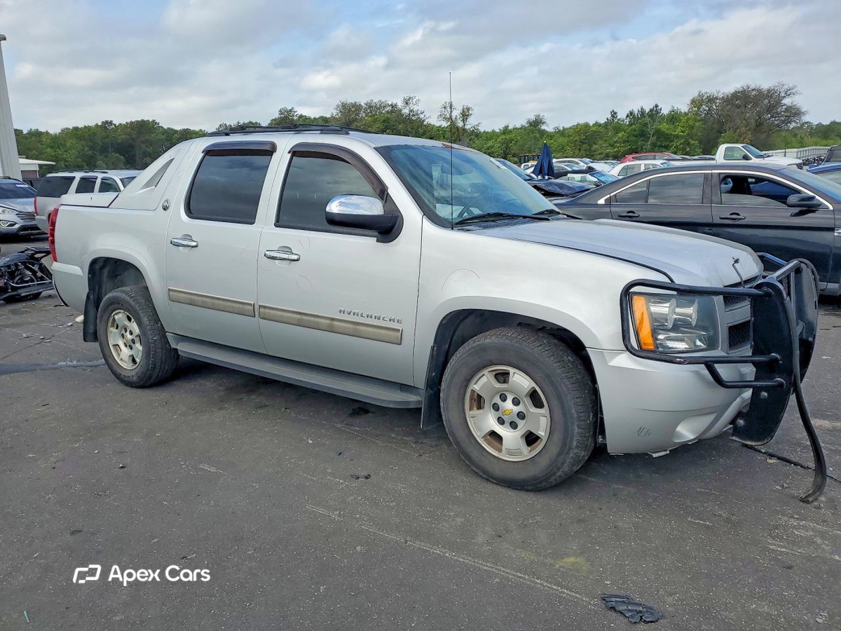 Chevrolet Avalanche 2013