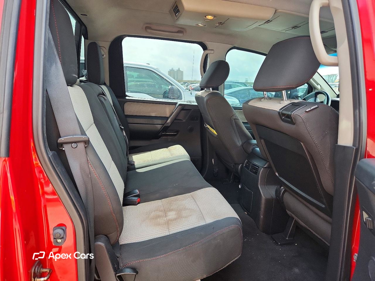 Nissan Titan 2012
