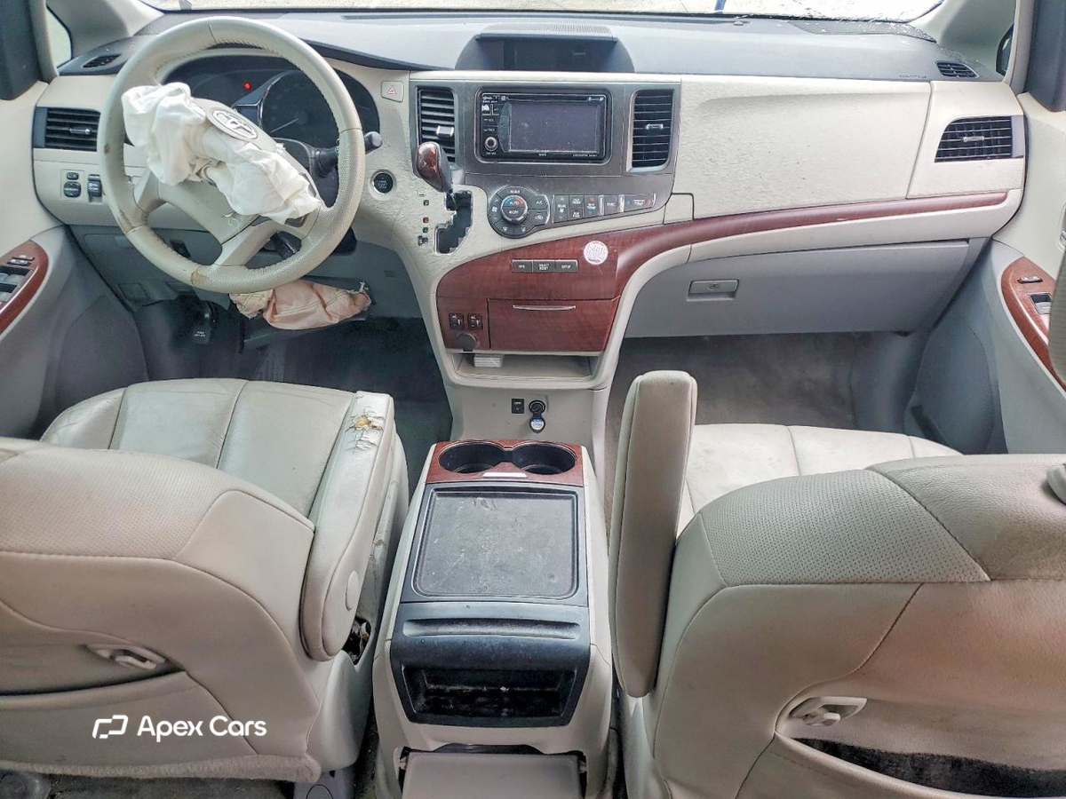 Toyota Sienna 2014