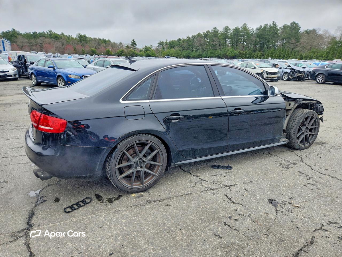 Audi RS4 2011