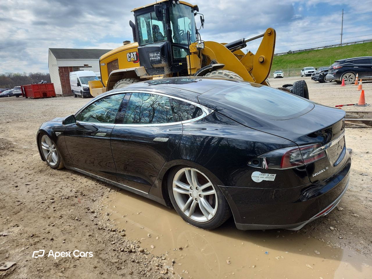 Tesla Model S 2013