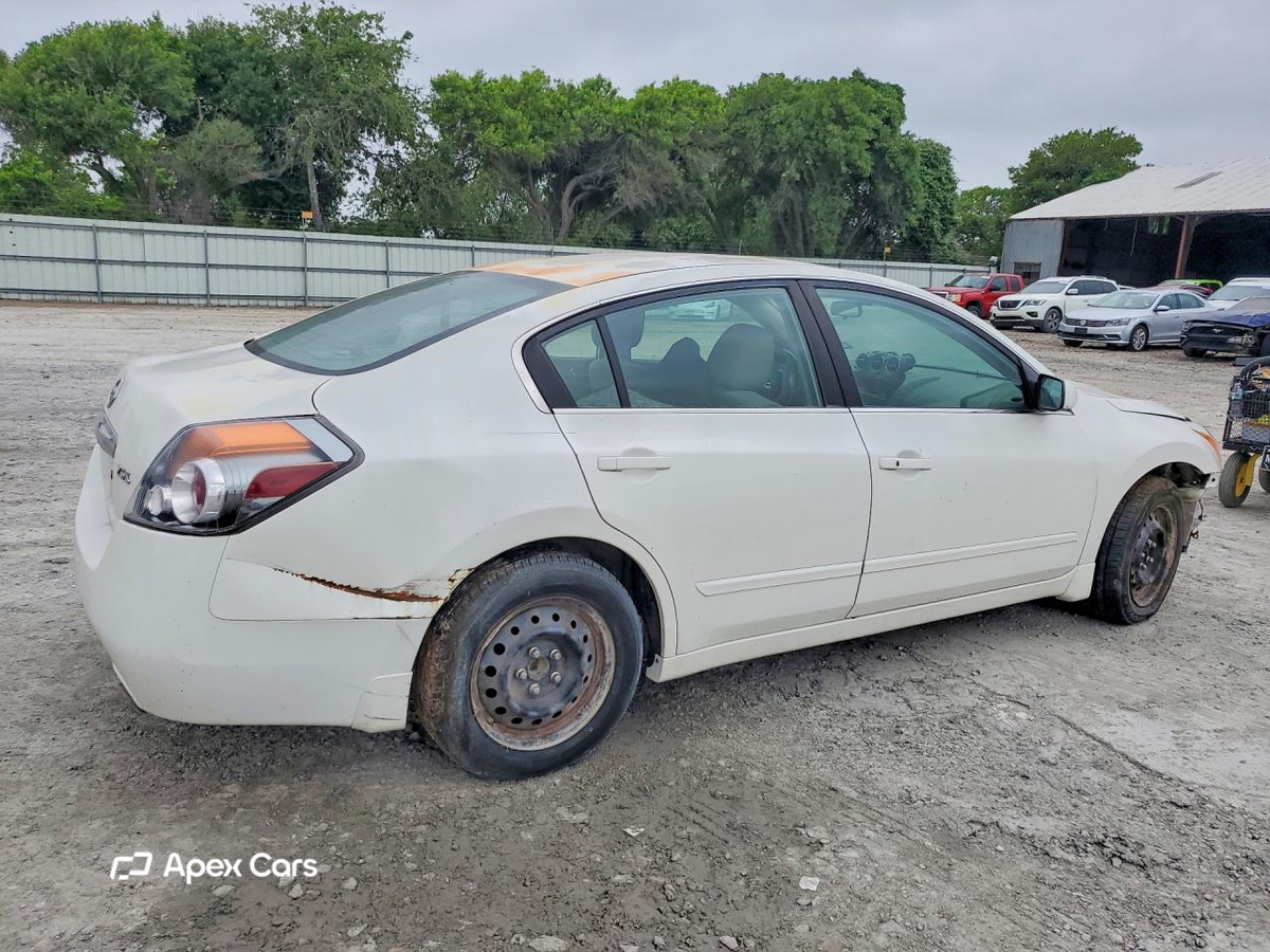 Nissan Altima 2012