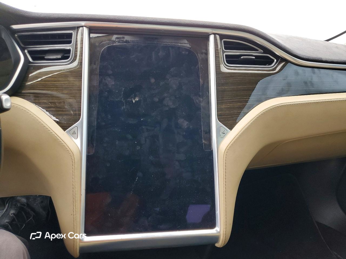 Tesla Model S 2015