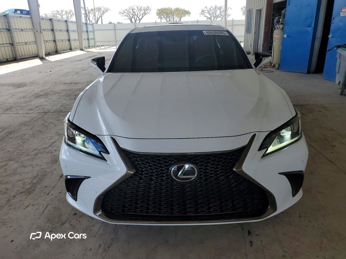 Lexus ES 2021
