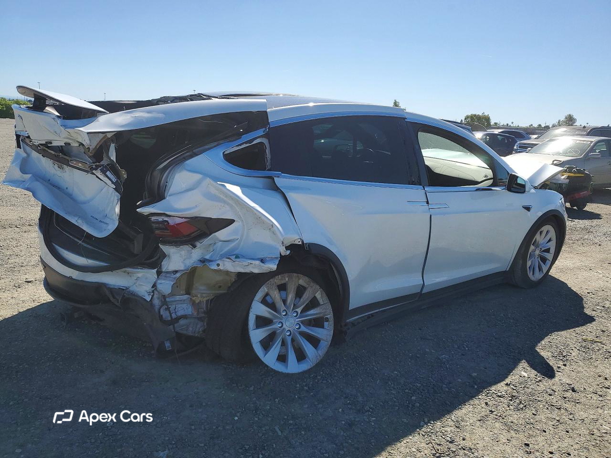 Tesla Model X 2020