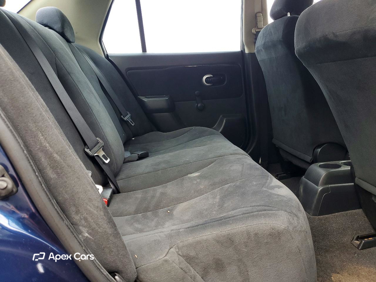 Nissan Versa 2011