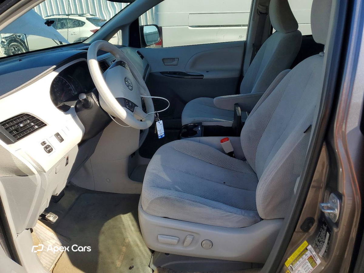 Toyota Sienna 2012