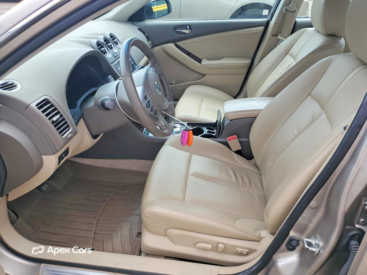 Nissan Altima 2012