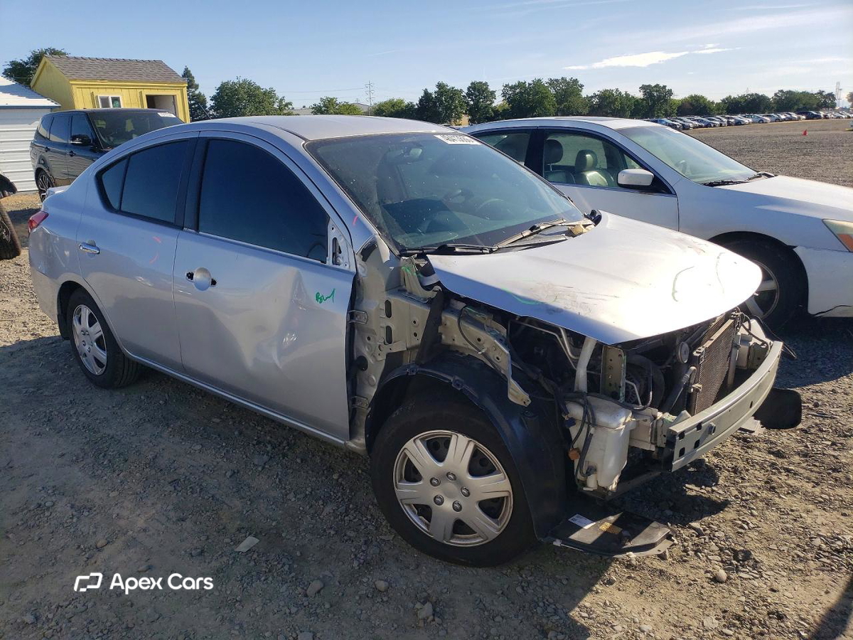 Nissan Versa 2016