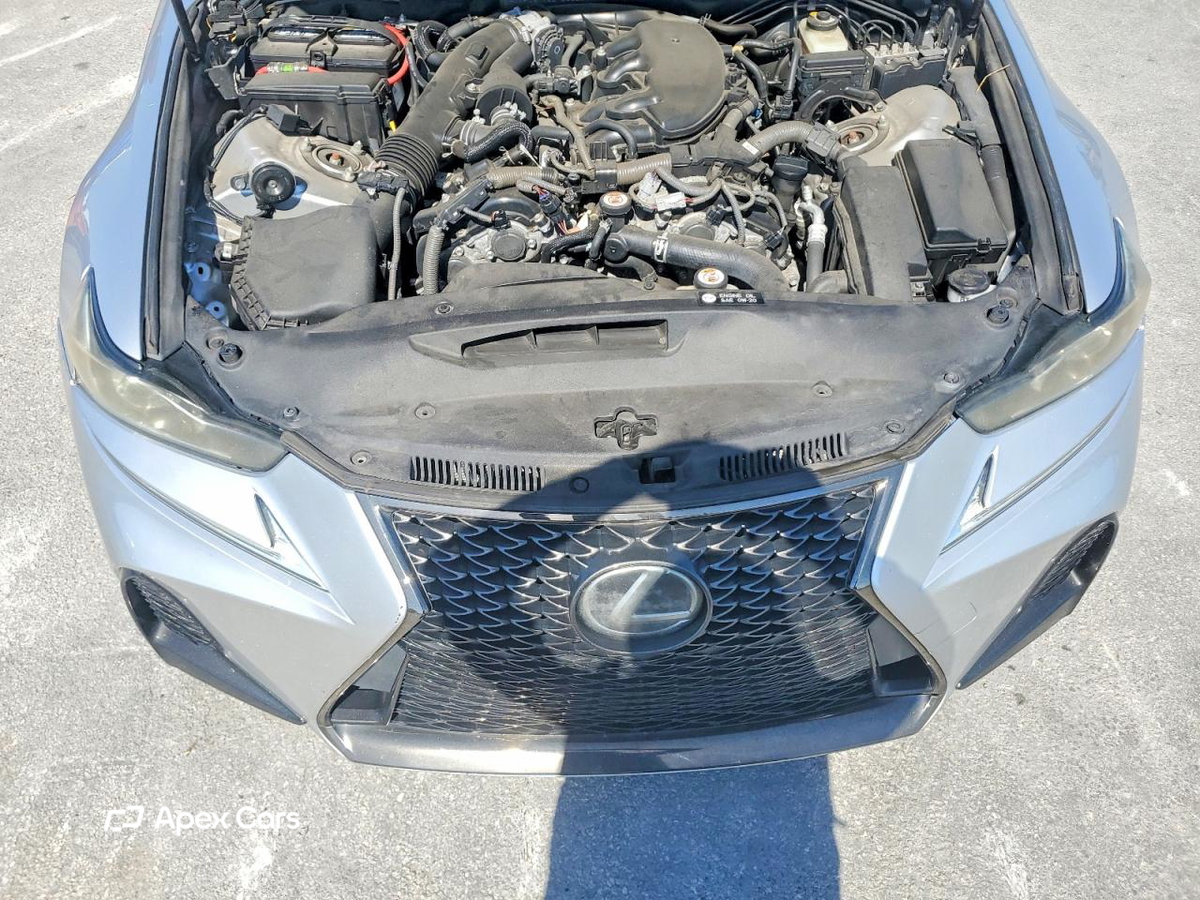 Lexus IS 2019