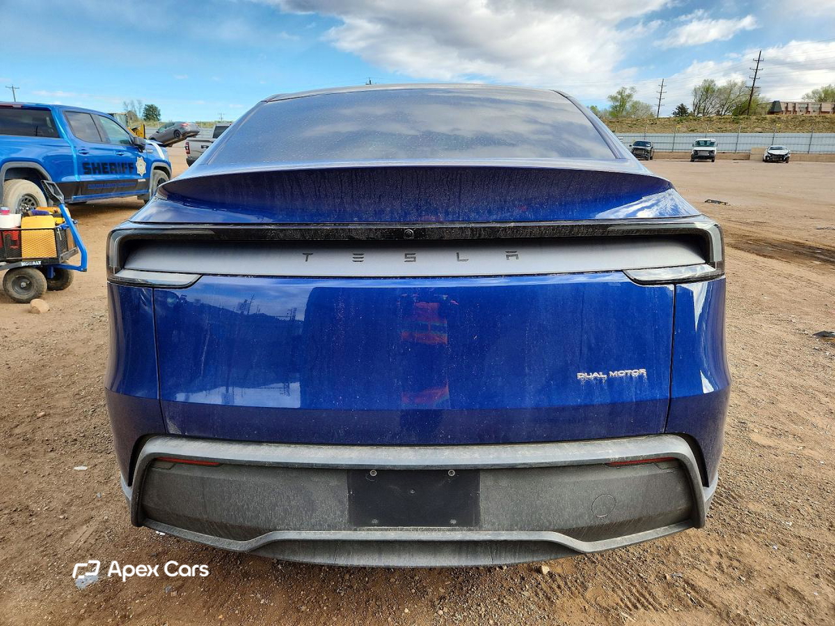 Tesla Model Y 2026
