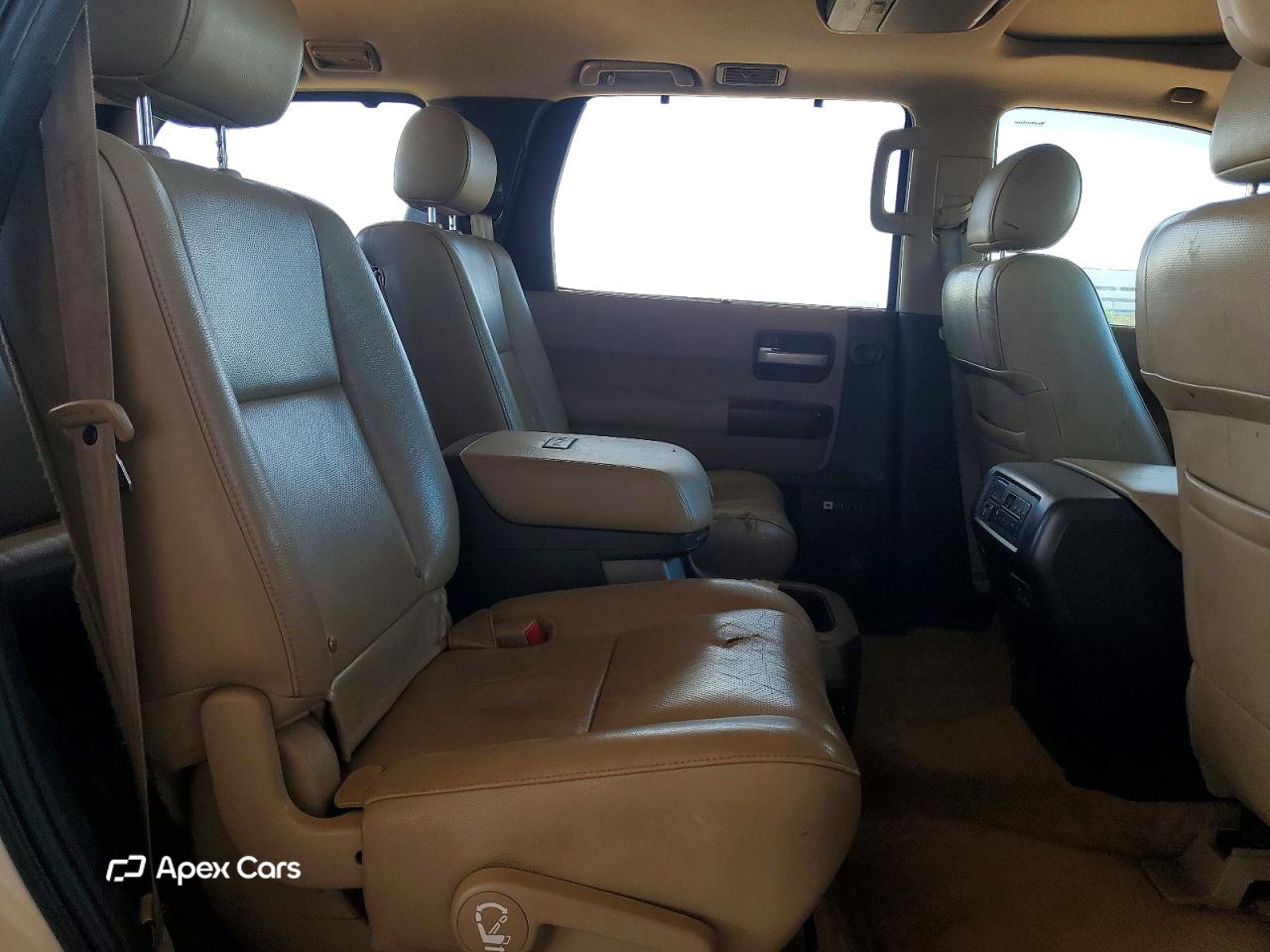 Toyota Sequoia 2011