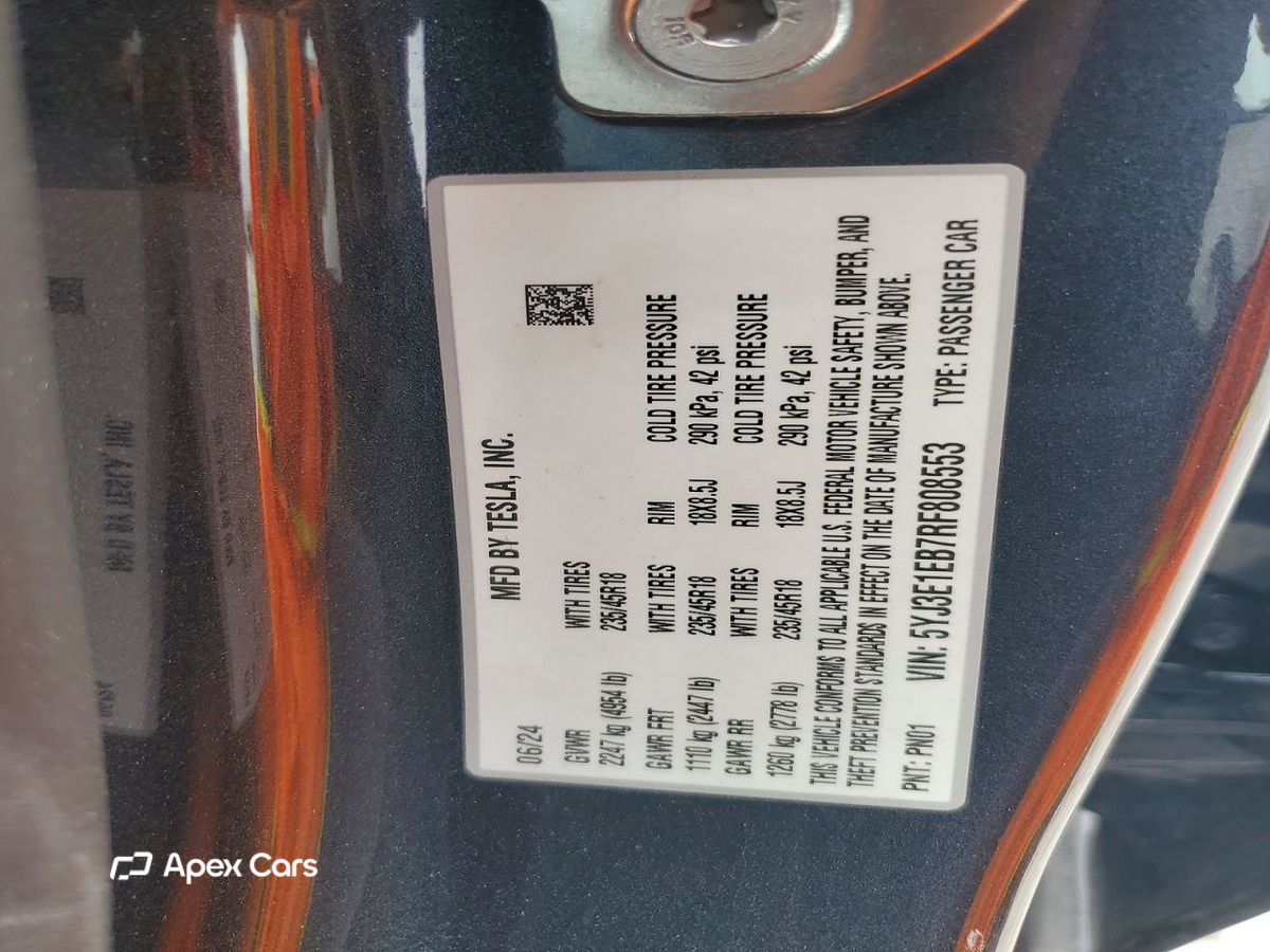 Tesla Model 3 2024