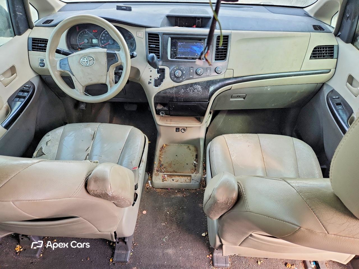 Toyota Sienna 2011