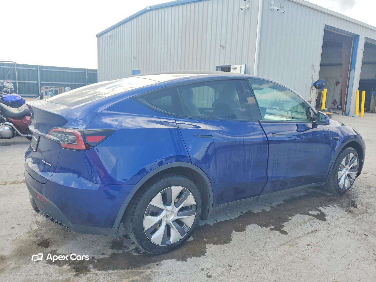 Tesla Model Y 2024