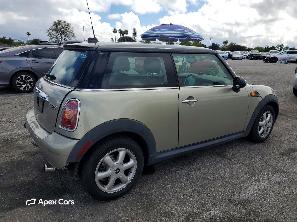 MINI Cooper 2010