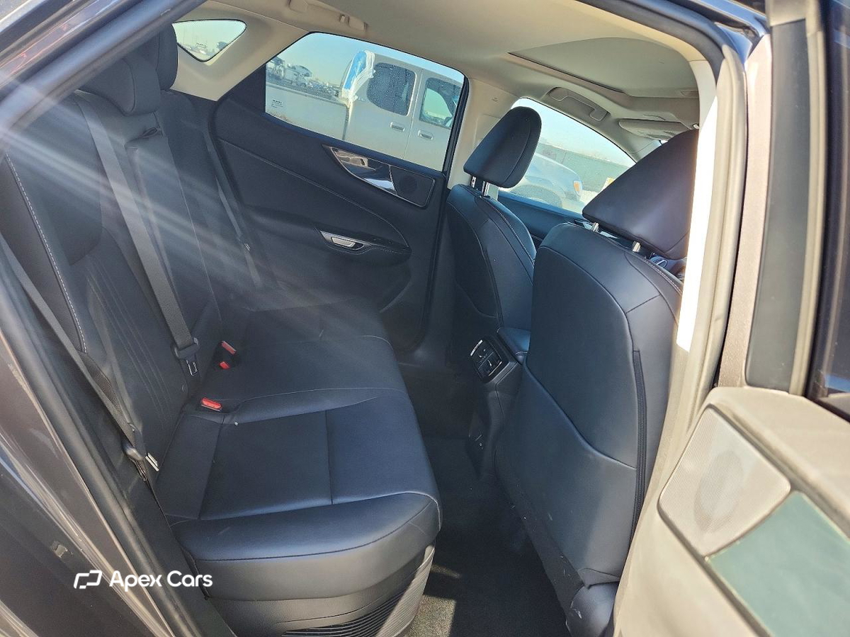 Lexus NX 2022