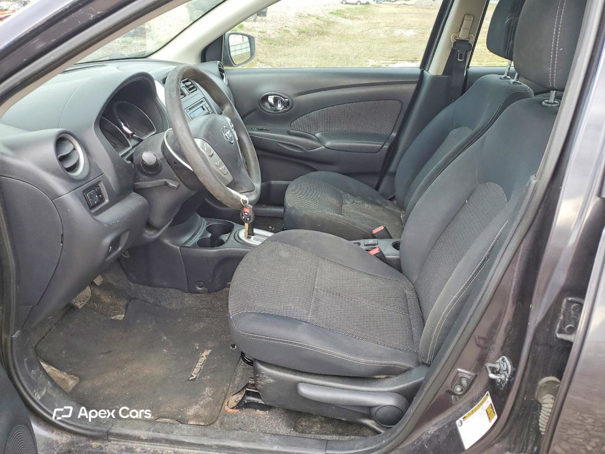 Nissan Versa 2015