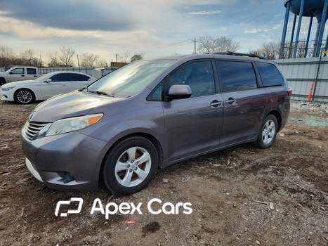 Toyota Sienna 2015 - Image 1 of 13