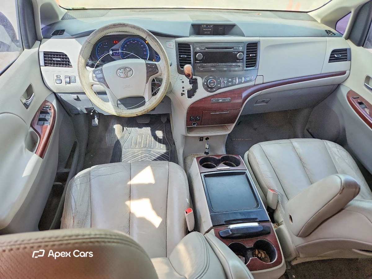 Toyota Sienna 2011
