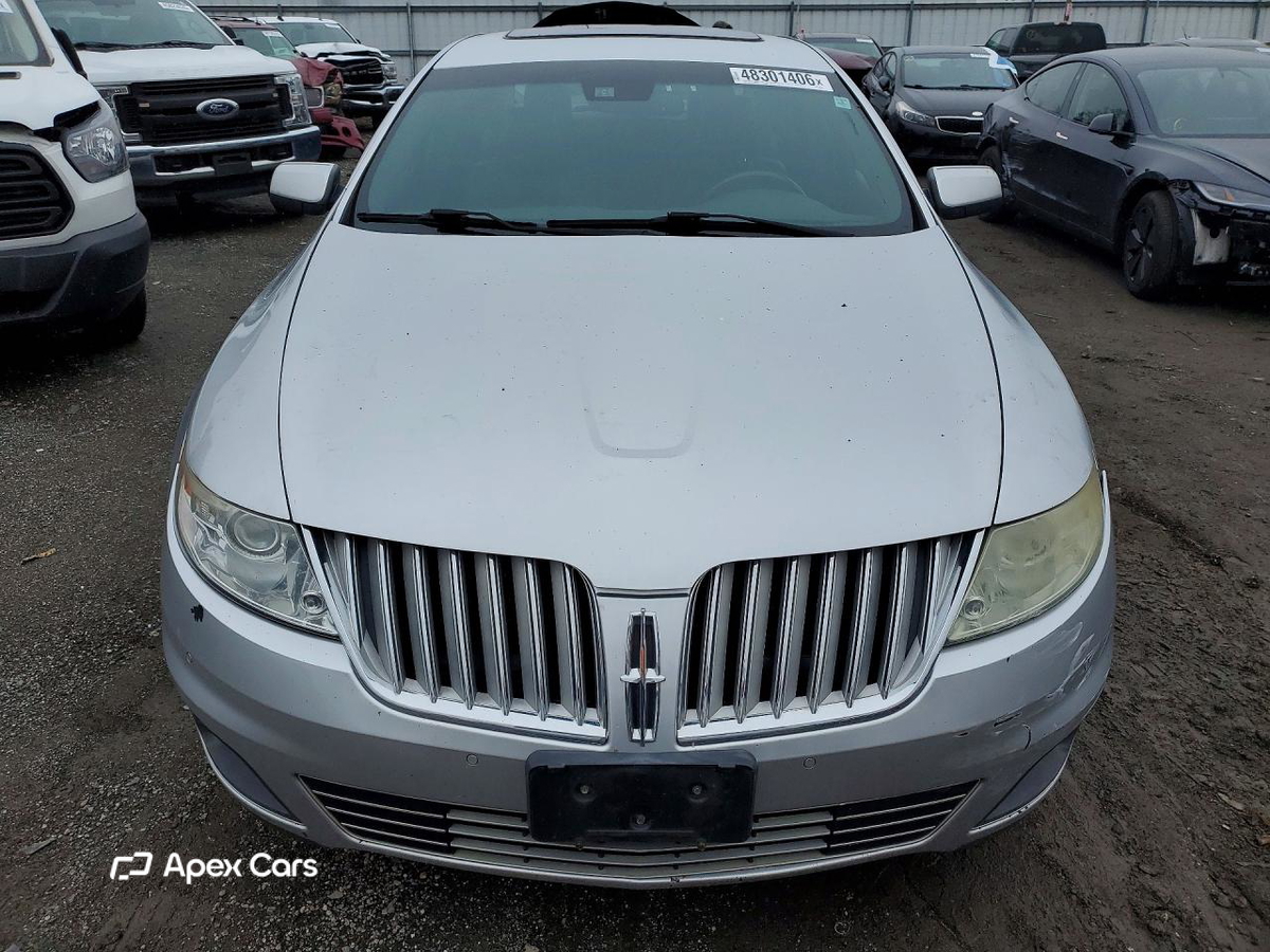 Lincoln MKS 2010