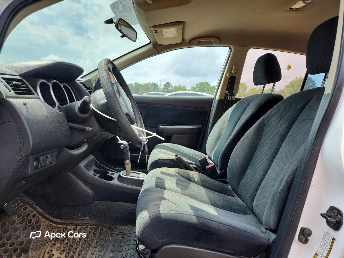 Nissan Versa 2011