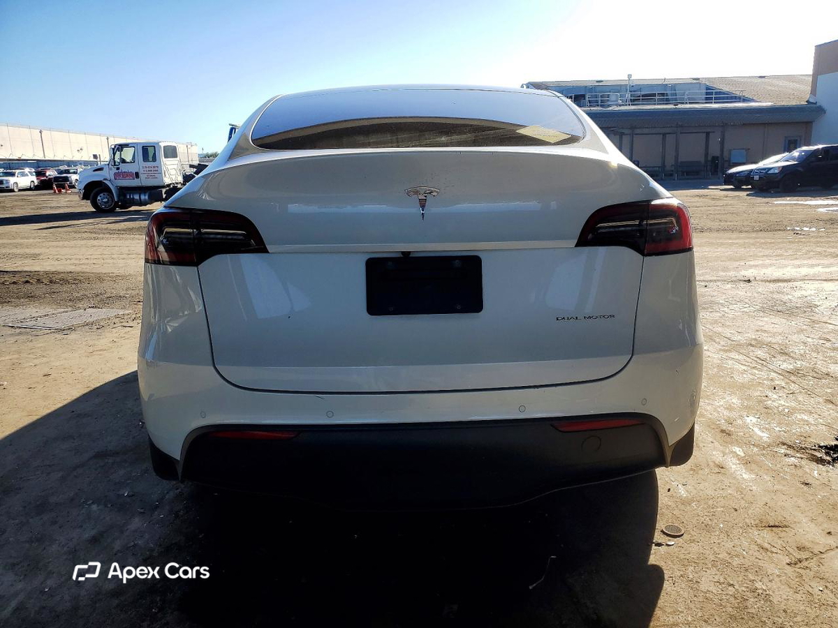 Tesla Model Y 2021