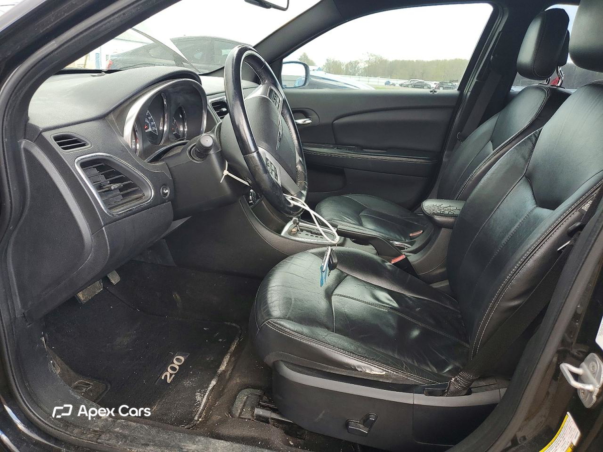 Chrysler 200 2011
