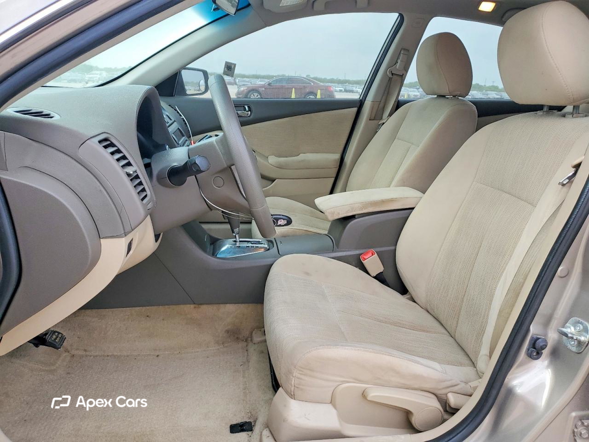 Nissan Altima 2012